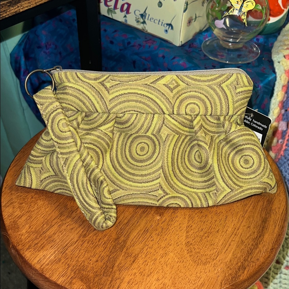 Maruca retro inspired green clutch
